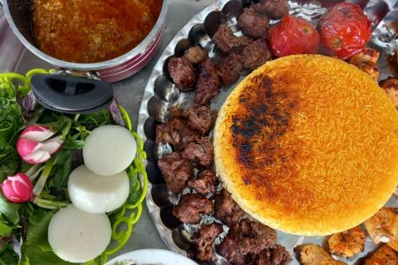 کلبه سوئیسی در سراوان