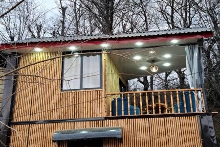 کلبه کنار رود در خرم آباد - جاده دو هزار