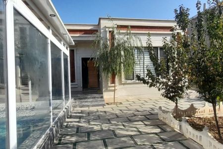 ویلا استخردار در چهارباغ - ملک آباد