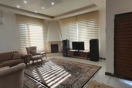 ویلا استخردار در چهارباغ - ملک آباد