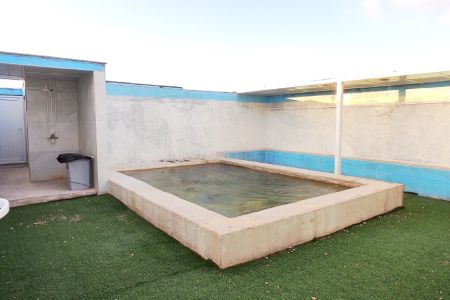خانه در تخت سلیمان با چشمه آبگرم