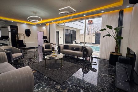 ویلا استخردار در چهارباغ - رامجین