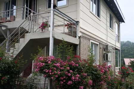 خانه حیاط دار رانکوه - جیرگوابر - همکف