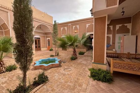 بوم گردی در نزدیکی کویر ورزنه - اتاق ۲ یا ۳