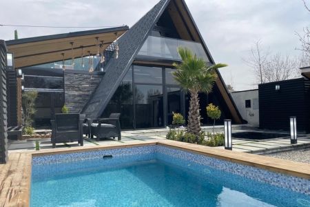 کلبه سوئیسی استخردار در سهیلیه - لشگرآباد