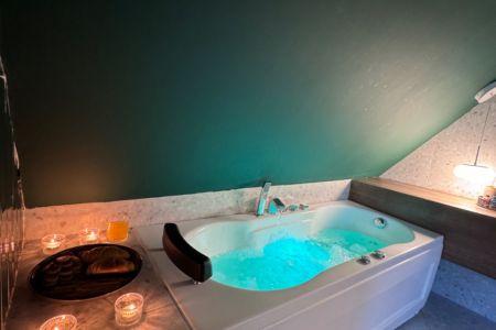 ویلا با استخر و طراحی خاص در امامرودچالوس