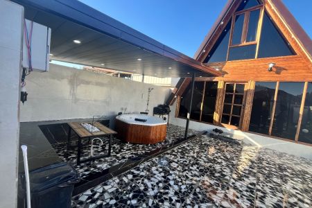 کلبه سوئیسی با جکوزی در بابلکنار - قرآن تالار