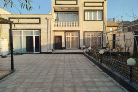 ویلای دوبلکس استخردار در چهارباغ - نظری