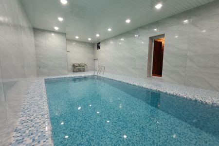 کلبه سوئیسی با استخر در کتالم رامسر -میانهاله