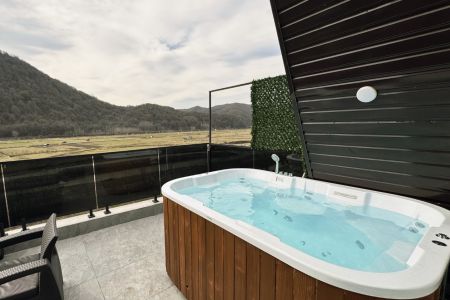 کلبه سوئیسی جکوزی دار در زیرآب - سرخکلا