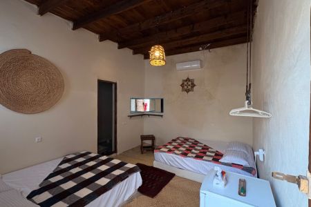 اتاق در جزیره هرمز - واحد قانون