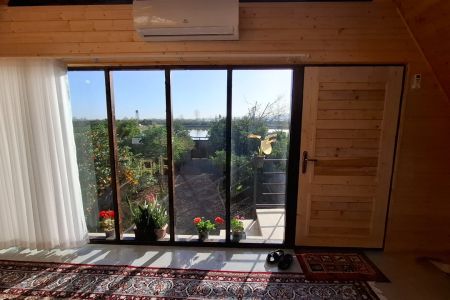 کلبه سوئیسی با ویو دریاچه انارستان در بابلکنار