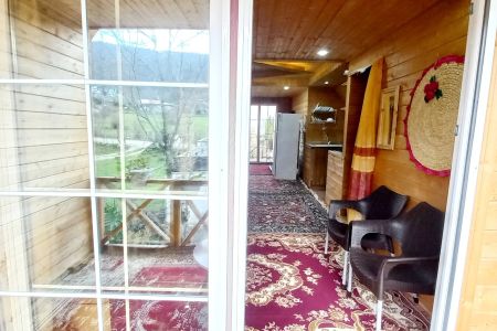 کلبه چوبی در شاندرمن - بی تم - ط دوم