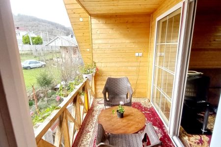 کلبه چوبی در شاندرمن - بی تم - ط دوم