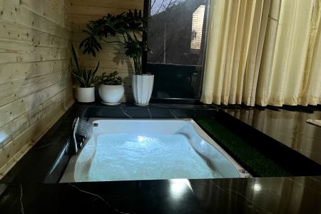 کلبه سوئیسی با وان جکوزی در امام‌‌کلا - تیپ ۲