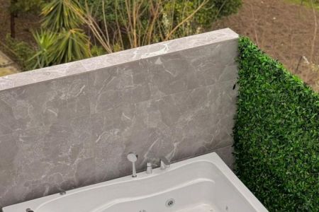 کلبه سوئیسی جکوزی دار در لفور - کالیکلا