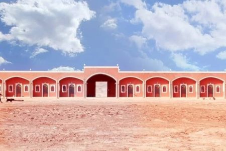 کاروانسرا در کویر مرنجاب - برج