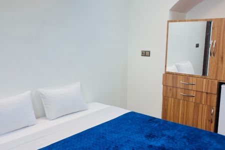 بومگردی در یزد - دو تخته