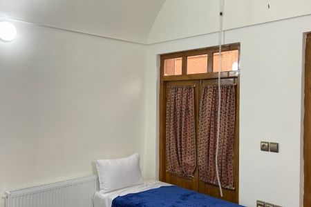 بومگردی در یزد - سه تخته