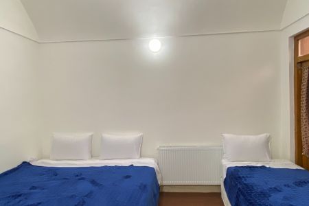 بومگردی در یزد - سه تخته