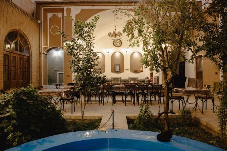 بومگردی در یزد - سه تخته