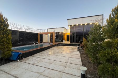 ویلا استخردار در چهارباغ - قاسم گرجی