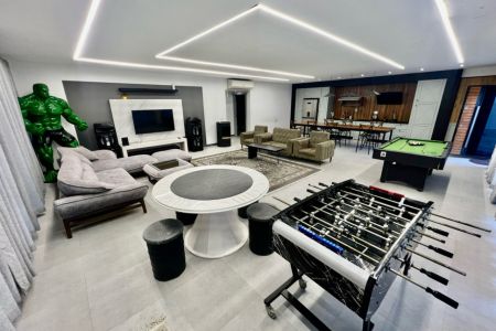 ویلا استخردار در چهارباغ - زعفرانیه