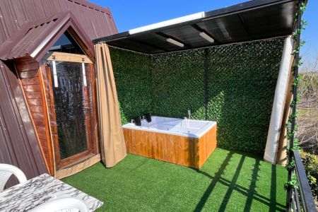 کلبه سوئیسی جکوزی دار در بابل - بالابورا