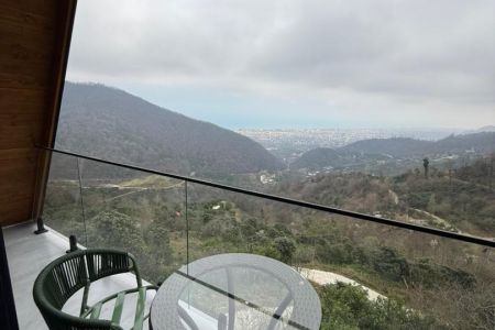 کلبه سوئیسی با ویو کوه و شهر در اربه کله