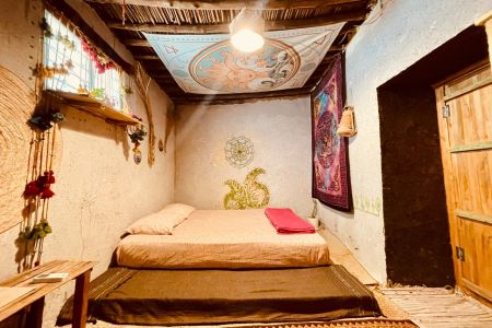 بوم گردی در هرمز - جنب موزه نادعلیان - گنو