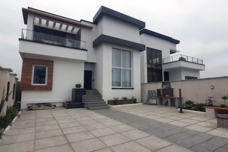 ویلا با استخر و جکوزی در یالبندان کلاراباد