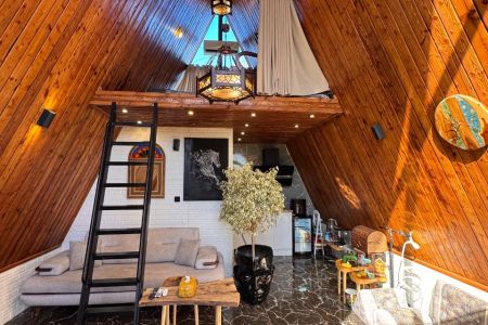 کلبه سوئیسی با جکوزی در زرین کلا نوشهر -الیکا