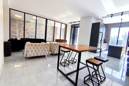 ویلا دوبلکس استخردار در چهارباغ - ابراهیم آباد