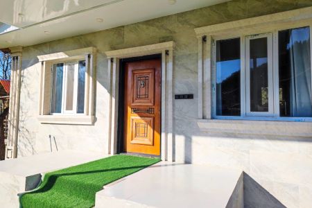 خانه ویلایی در گوراب زرمیخ - رفتگی