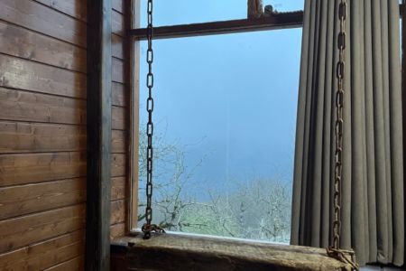 کلبه چوبی جنگلی در رامسر - گاورمک