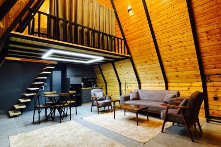 کلبه سوئیسی جکوزی دار در سیاهمرد شاندرمن