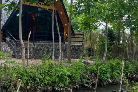 کلبه سوئیسی در ماسال - خودبچر - نزدیک رود