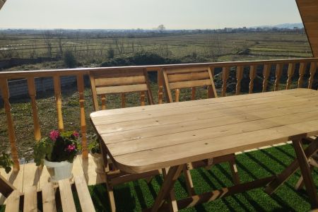 کلبه با بالکنی رو به شالیزار در اسالم - کریم سرا