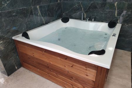 کلبه سوئیسی جکوزی دار در تالش - جوکندان