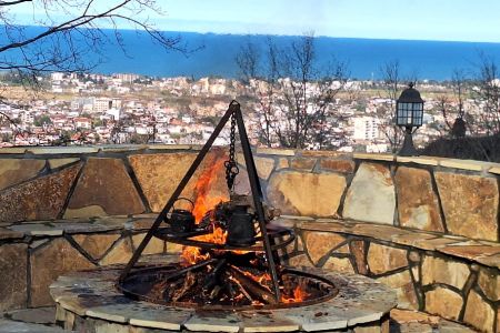 Swiss Cottage with Jacuzzi Tub in Kataleh Ramsar