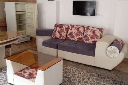 خانه ویلایی در اسالم - تقی سرا