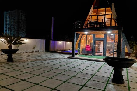کلبه سوئیسی با استخر و جکوزی در شیرود