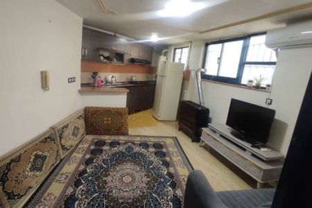 سوئیت در بلوار باهنر رشت - همکف