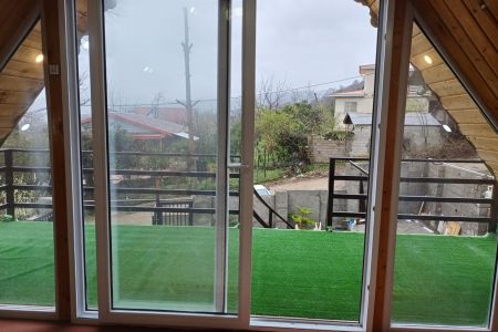 کلبه با نمای چوبی در ماسال
