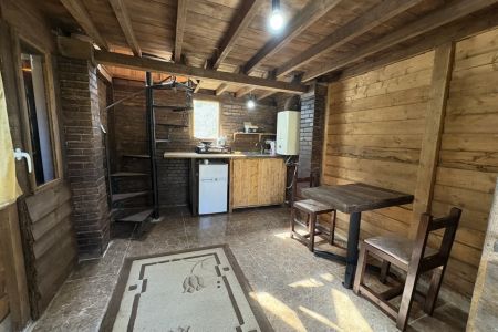 کلبه چوبی در لاهیجان - دره جیر