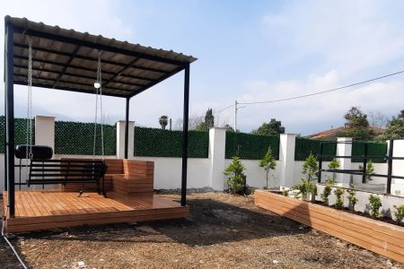 کلبه با نمای شیشه در مهدیخان محله ماسال