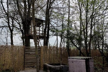 خانه ویلایی با آلاچیق درختی سنگر - کشل ورزل