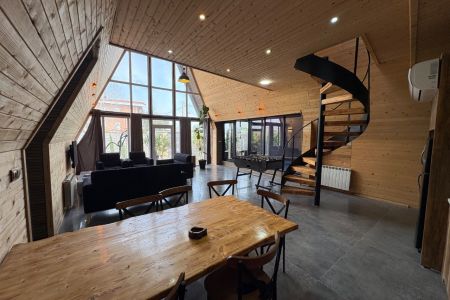 کلبه سوئیسی با وان جکوزی در طالب آباد انزلی