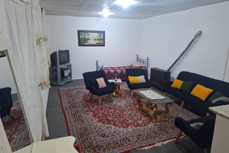 سوئیت حیاط دار در نظرآباد - تنکمان