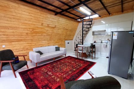 کلبه چوبی با تراس دلباز در ماسال - خودبچر